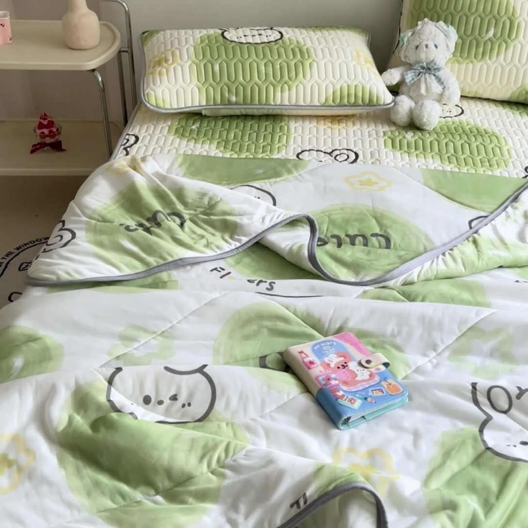 91家纺网 家纺一手货源 找家纺 沐慕 2024新款小清新凉感丝夏被四件套空调被夏季被芯 森系兔