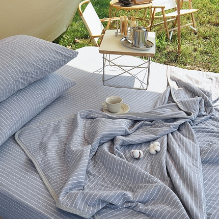 91家纺网 家纺一手货源 找家纺 简煦家居 2025新款可水洗全棉棉花被子夏季家用空调被芯 灰白细条