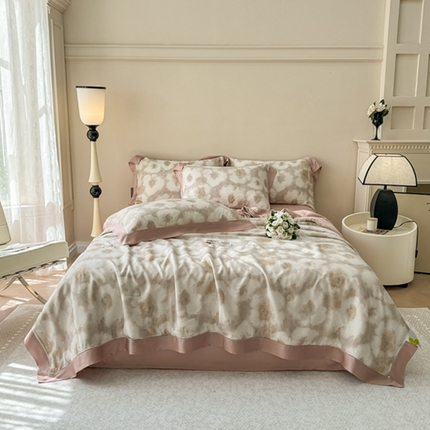 91家纺网 家纺一手货源 找家纺 若未2025新款法式莱赛尔天丝印花镂空夏被和夏被四件套 北海道花季