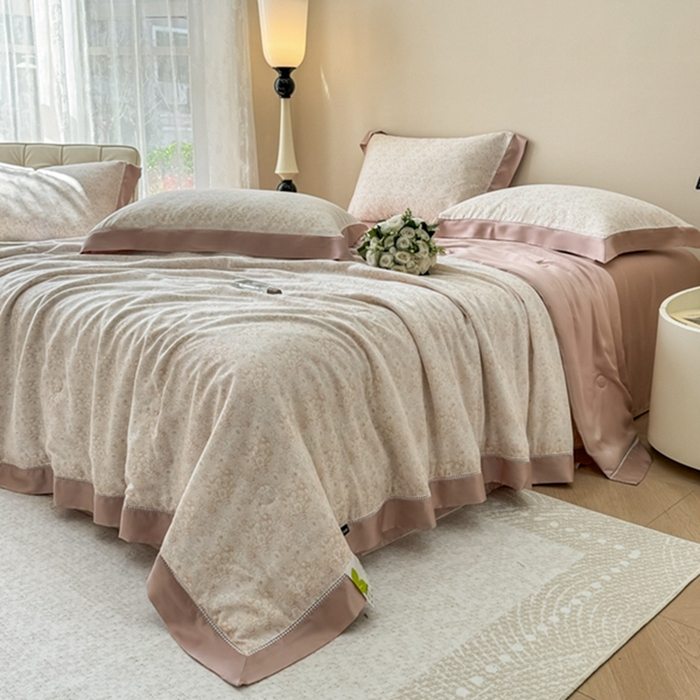 91家纺网 家纺一手货源 找家纺 若未2025新款法式莱赛尔天丝印花镂空夏被和夏被四件套 歌曼（桔）