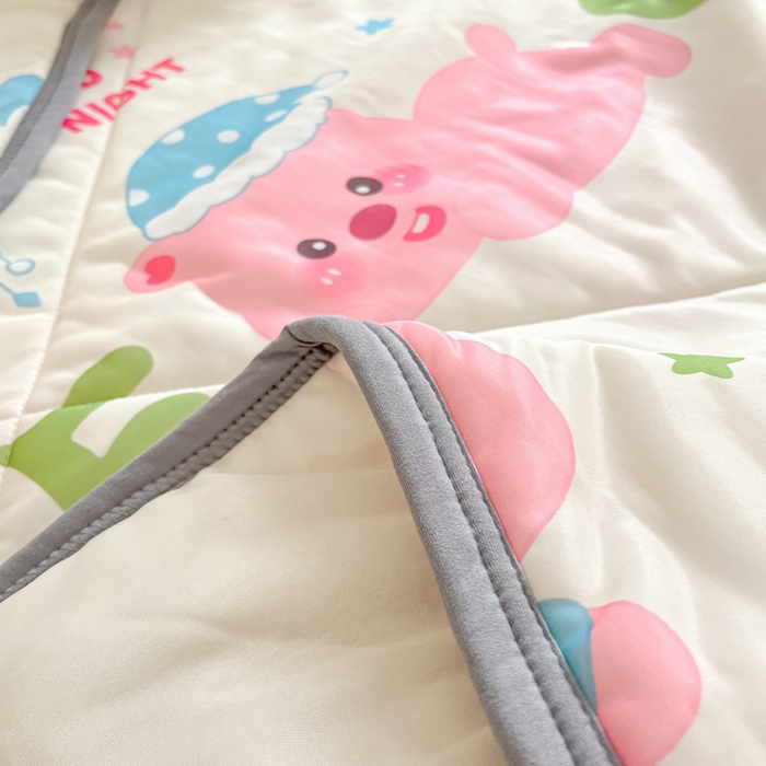 91家纺网 家纺一手货源 找家纺 沐慕 2024新款小清新凉感丝夏被四件套空调被夏季被芯 可爱粉猪