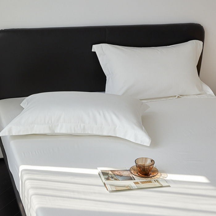 91家纺网 家纺一手货源 找家纺 秀色家纺 2025新款50支贡缎刺绣床笠单件全棉纯棉床罩三件套防滑床单床垫套罩轻奢 UR-皓月白