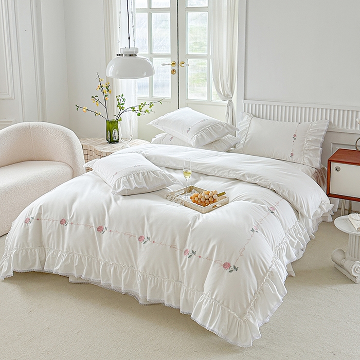 91家纺网 家纺一手货源 找家纺 亲亲公主 2025新款亲肤舒适全棉绣花公主风四件套-彩色玫瑰 珍珠白