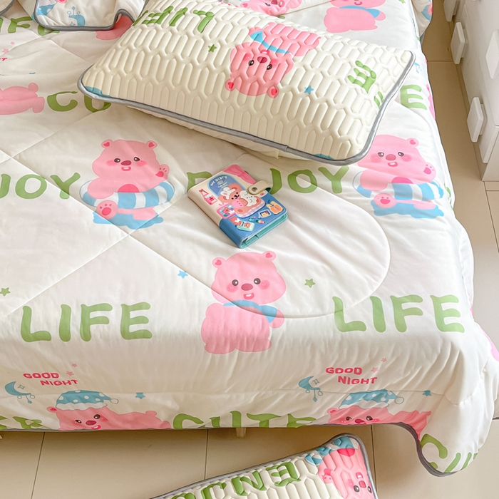 91家纺网 家纺一手货源 找家纺 沐慕 2024新款小清新凉感丝夏被四件套空调被夏季被芯 可爱粉猪