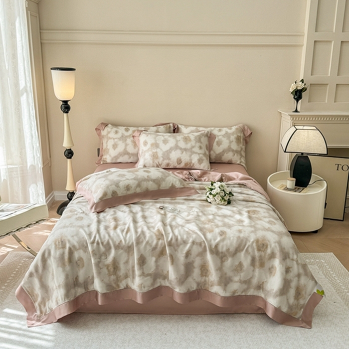 91家纺网 家纺一手货源 找家纺 若未2025新款法式莱赛尔天丝印花镂空夏被和夏被四件套 北海道花季