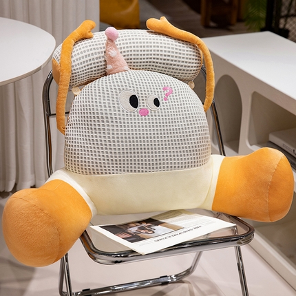 91家纺网 家纺一手货源 找家纺 （总）仟亿莱 2024新款多巴胺大眼萌怪拥抱式腰靠