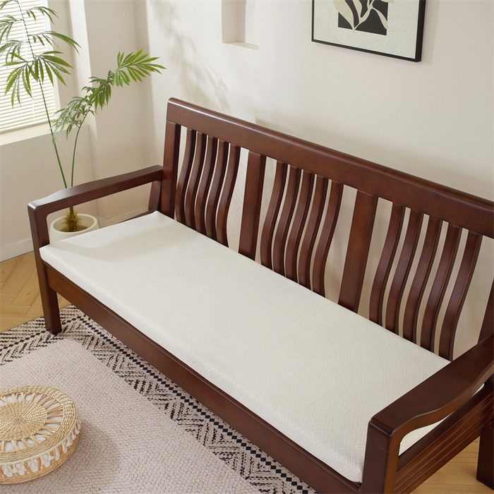 91家纺网 家纺一手货源 找家纺 共鸣沙发垫 2024新款50D高密度高回弹四季款海绵沙发垫 回形格米色