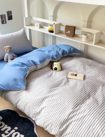 91家纺网 家纺一手货源 找家纺 楠沐家纺 2025新款无印风亲肤柔软水洗棉磨毛学生床四件套 白条蓝