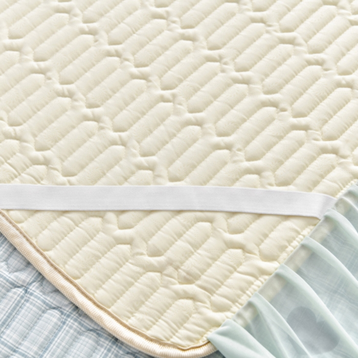 91家纺网 家纺一手货源 找家纺 诺梵家纺 2024新款0.5凉感丝乳胶凉席床裙款三件套 怦然心动蓝