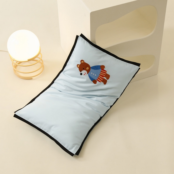 91家纺网 家纺一手货源 找家纺 喜多兔儿童家纺 2024新款高精密纯棉水洗棉枕套 蓝色小熊崽