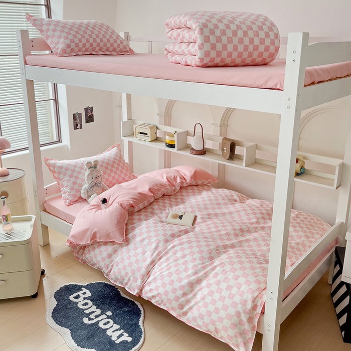 91家纺网 家纺一手货源 找家纺 楠沐家纺 2025新款无印风亲肤柔软水洗棉磨毛学生床四件套 棋盘格粉