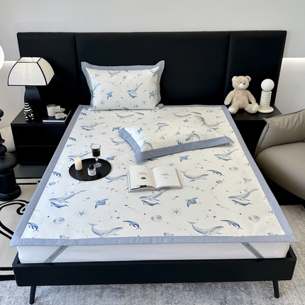 91家纺网 家纺一手货源 找家纺 JUICY 橘滋家纺 2024新款A类数码印花抑菌冰丝床席款床笠款软凉席套件 云鲸梦（平席款）