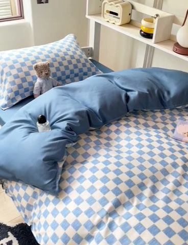 91家纺网 家纺一手货源 找家纺 楠沐家纺 2025新款无印风亲肤柔软水洗棉磨毛学生床四件套 棋盘格蓝