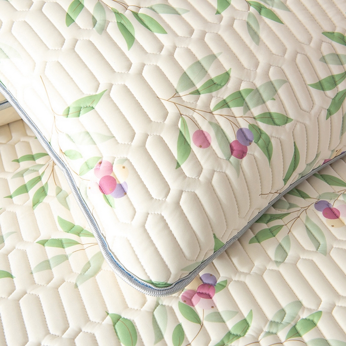 91家纺网 家纺一手货源 找家纺 佳梦达 新款0.4厚度纯色凉感丝乳胶凉席三件套（风格二） 一枝江南