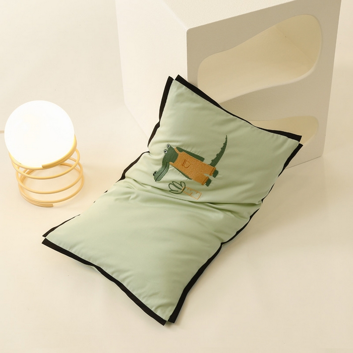 91家纺网 家纺一手货源 找家纺 喜多兔儿童家纺 2024新款高精密纯棉水洗棉枕套 绿色小鳄鱼