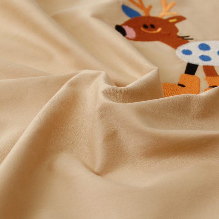 91家纺网 家纺一手货源 找家纺 喜多兔儿童家纺 2024新款高精密纯棉水洗棉枕套 卡其色小鹿崽