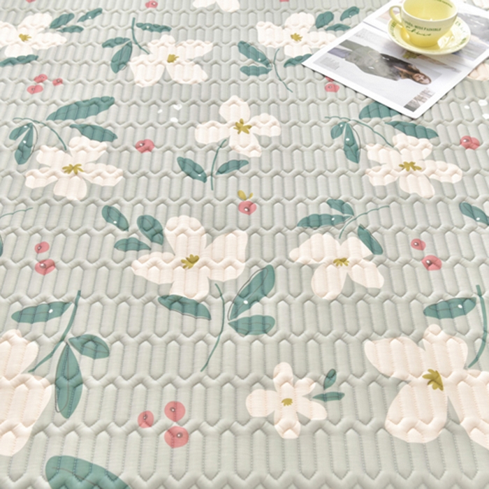 91家纺网 家纺一手货源 找家纺 诺梵家纺 2024新款0.5凉感丝乳胶凉席床裙款三件套 夏花绿