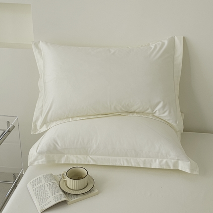 91家纺网 家纺一手货源 找家纺 百寐 2024新款纯色轻奢加大全棉枕套信封高端枕芯保护套 奶白