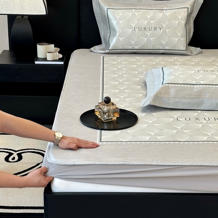 91家纺网 家纺一手货源 找家纺 （总）JUICY 橘滋家纺 2024新款A类数码印花抑菌冰丝床席款床笠款软凉席套件