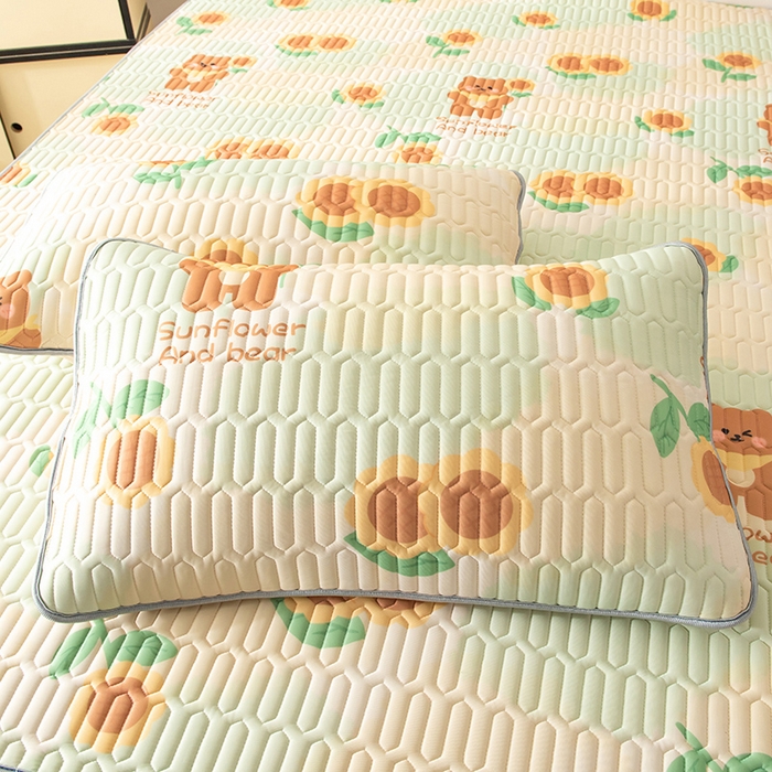 91家纺网 家纺一手货源 找家纺 佳梦达 新款0.4厚度纯色凉感丝乳胶凉席三件套（风格二） 向阳熊熊