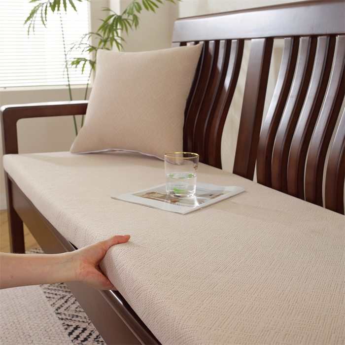 91家纺网 家纺一手货源 找家纺 共鸣沙发垫 2024新款50D高密度高回弹四季款海绵沙发垫 回形格浅咖