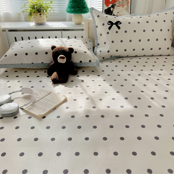 91家纺网 家纺一手货源 找家纺 顾里家纺 2024新款Chic韩系数码印绣养生冰藤席凉席套件 波点蝴蝶结