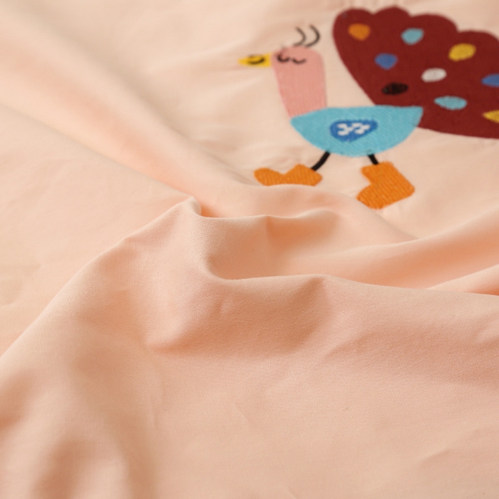 91家纺网 家纺一手货源 找家纺 喜多兔儿童家纺 2024新款高精密纯棉水洗棉枕套 粉色小孔雀