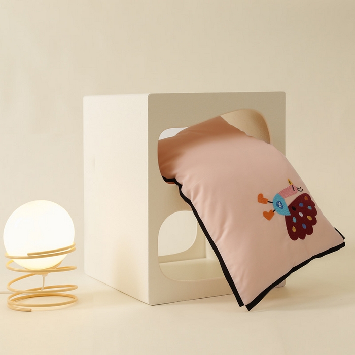 91家纺网 家纺一手货源 找家纺 喜多兔儿童家纺 2024新款高精密纯棉水洗棉枕套 粉色小孔雀