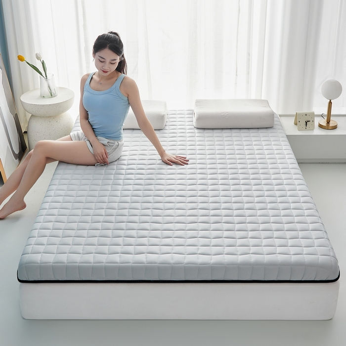 91家纺网 家纺一手货源 找家纺 祁恋婷家居 2024新款牛奶丝乳胶记忆棉床垫【床垫遮盖物】 格子灰