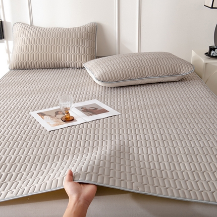 91家纺网 家纺一手货源 找家纺 佳梦达 2024新款0.4厚度纯色凉感丝乳胶凉席（风格二） 淡雅灰