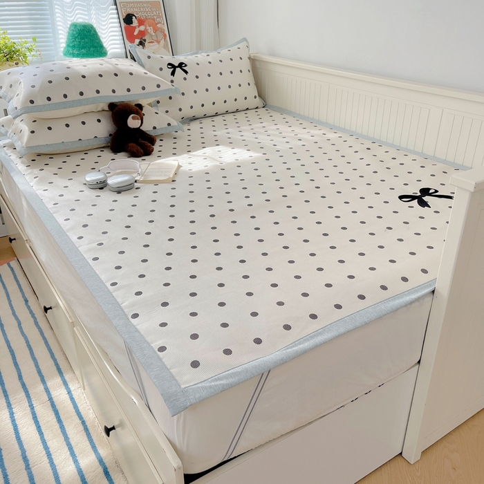 91家纺网 家纺一手货源 找家纺 顾里家纺 2024新款Chic韩系数码印绣养生冰藤席凉席套件 波点蝴蝶结