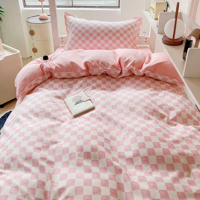 91家纺网 家纺一手货源 找家纺 楠沐家纺 2025新款无印风亲肤柔软水洗棉磨毛学生床四件套 棋盘格粉