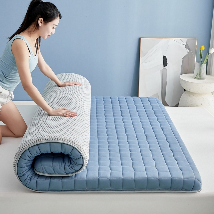 91家纺网 家纺一手货源 找家纺 祁恋婷家居 2024新款牛奶丝乳胶记忆棉床垫【床垫遮盖物】 格子蓝