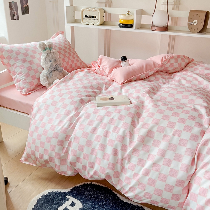 91家纺网 家纺一手货源 找家纺 楠沐家纺 2025新款无印风亲肤柔软水洗棉磨毛学生床四件套 棋盘格粉