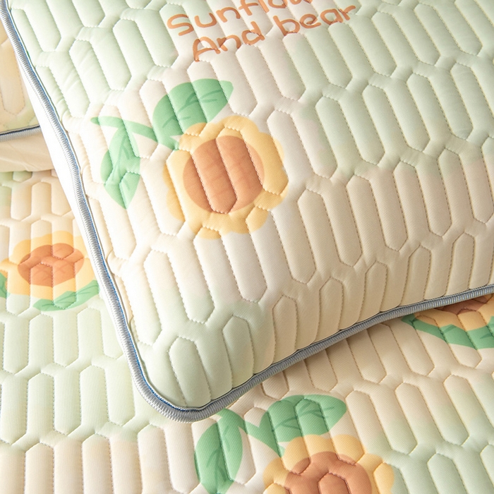 91家纺网 家纺一手货源 找家纺 佳梦达 新款0.4厚度纯色凉感丝乳胶凉席三件套（风格二） 向阳熊熊