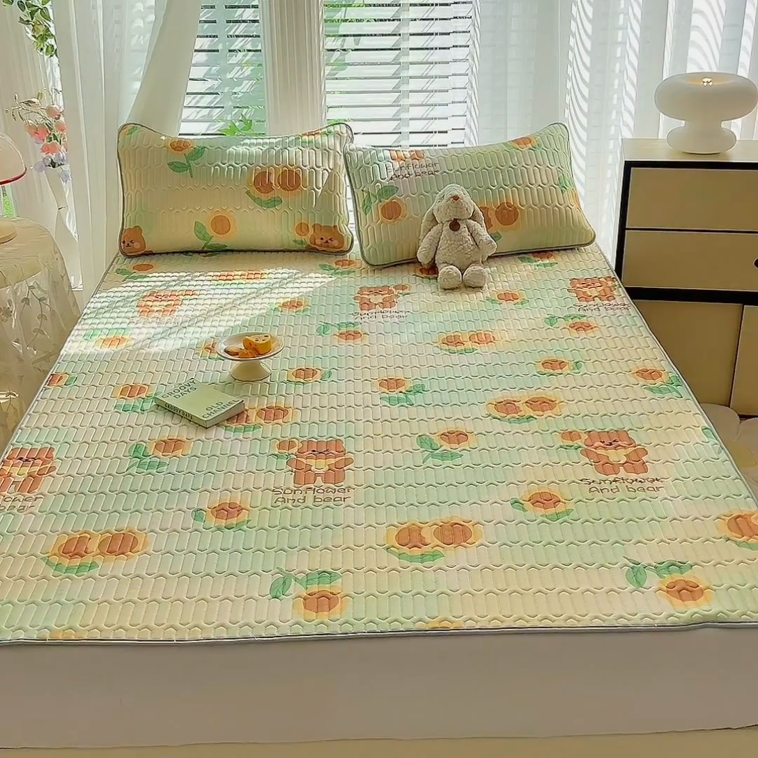 91家纺网 家纺一手货源 找家纺 佳梦达 新款0.4厚度纯色凉感丝乳胶凉席三件套（风格二） 向阳熊熊