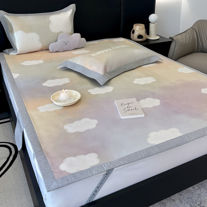 91家纺网 家纺一手货源 找家纺 JUICY 橘滋家纺 2024新款A类数码印花抑菌冰丝床席款床笠款软凉席套件 炫彩云朵（平席款）