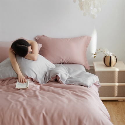91家纺网 家纺一手货源 找家纺 ROZ home 蕊姿家居 2024新款亲肤舒适60支兰精天丝四件套 豆沙粉＋月白灰