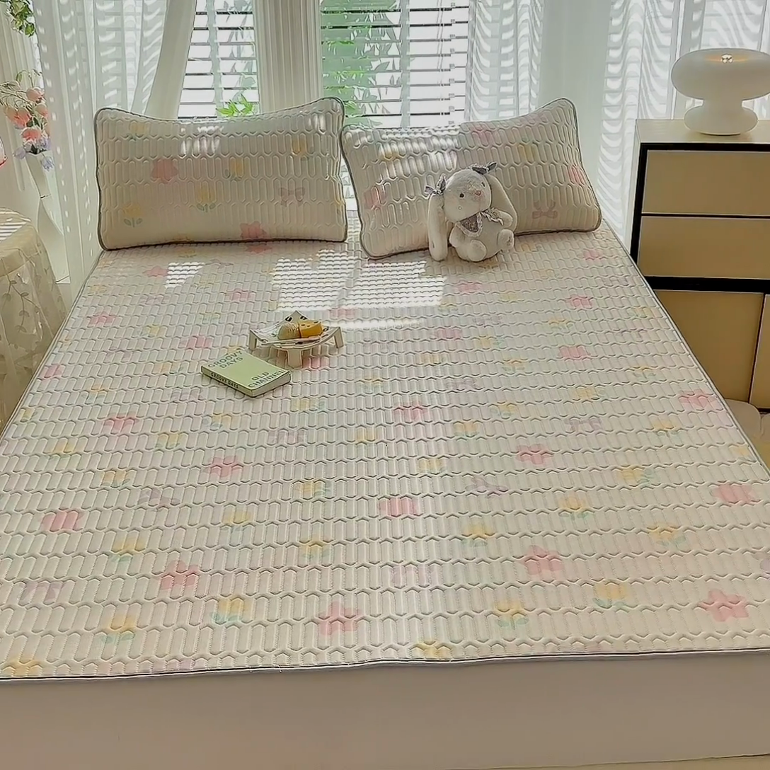 91家纺网 家纺一手货源 找家纺 佳梦达 新款0.4厚度纯色凉感丝乳胶凉席三件套（风格二） 星河