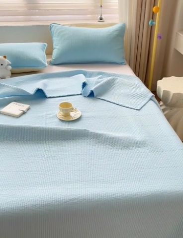91家纺网 家纺一手货源 找家纺 羽爱家纺 2024新款双面纯色全棉水洗床盖 天蓝
