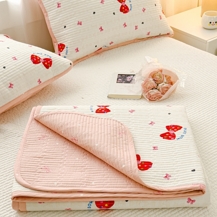 91家纺网 家纺一手货源 找家纺 金丝鸟家纺 2024新款双面全棉夹棉床盖 甜心蝴蝶结