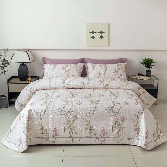 91家纺网 家纺一手货源 找家纺 优乐家纺 2025新款纯棉印花夹棉系列床盖三件套-纽扣款 迷雾