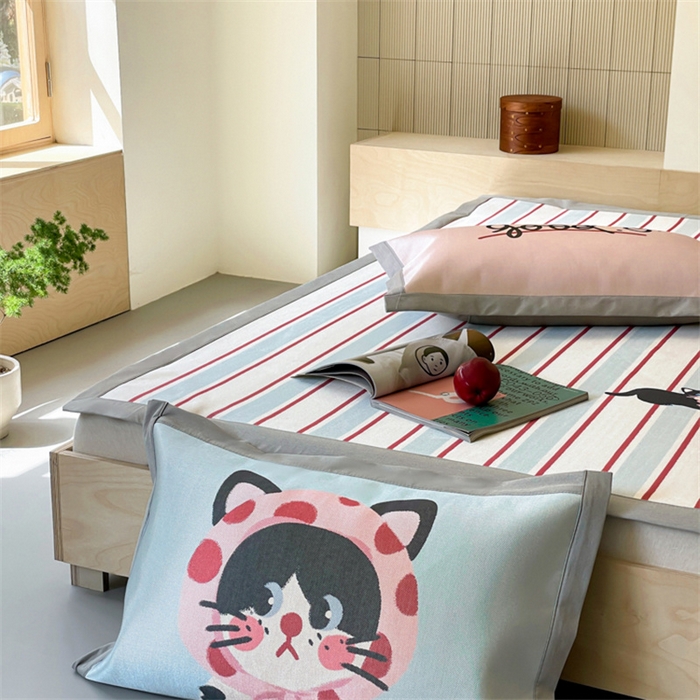 91家纺网 家纺一手货源 找家纺 圆岛家纺 2024新款900D卡通冰丝养生席 小奶猫