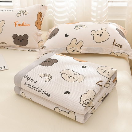 91家纺网 家纺一手货源 找家纺 圣靓家纺 2025新款泡泡棉夹棉床盖 快乐每天