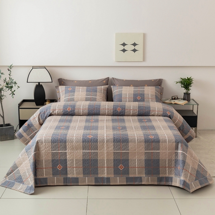 91家纺网 家纺一手货源 找家纺 优乐家纺 2025新款纯棉印花夹棉系列床盖三件套-纽扣款 博尔-咖