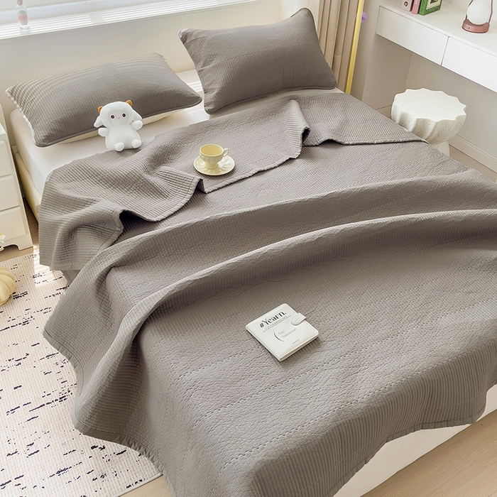 91家纺网 家纺一手货源 找家纺 羽爱家纺 2024新款双面纯色全棉水洗床盖 浅灰