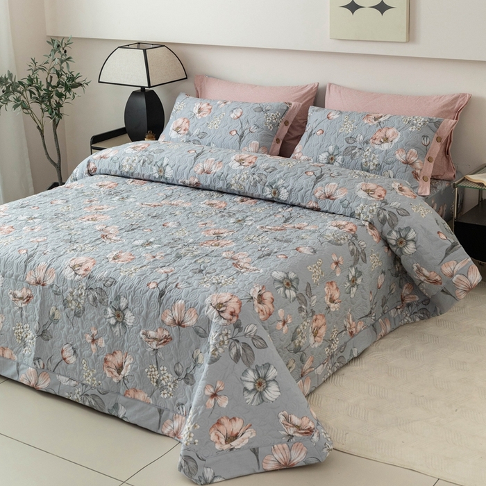 91家纺网 家纺一手货源 找家纺 优乐家纺 2025新款纯棉印花夹棉系列床盖三件套-纽扣款 蔚然花