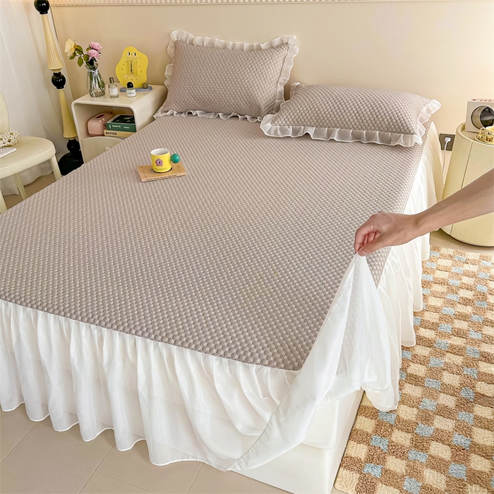 91家纺网 家纺一手货源 找家纺 屹成家纺 2024新款凉豆豆床裙款冰丝凉席 豆豆-卡其