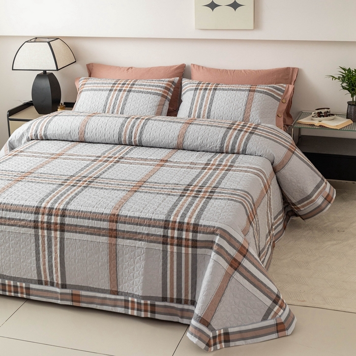 91家纺网 家纺一手货源 找家纺 优乐家纺 2025新款纯棉印花夹棉系列床盖三件套-纽扣款 慕斯