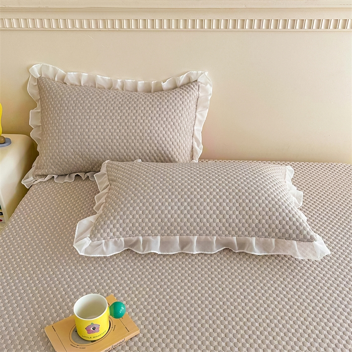 91家纺网 家纺一手货源 找家纺 屹成家纺 2024新款凉豆豆床裙款冰丝凉席 豆豆-卡其